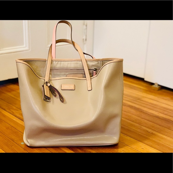 Tote - Picture 1 of 1